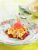 Raspberry and caramelized rose crumble