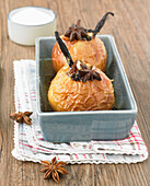 Spicy baked apples