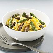 Tagliatelles with morels and asparagus