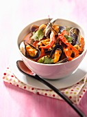 Spicy broth with mussels and peppers