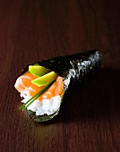 Salmon-avocado Temaki