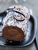 Easy to make chocolate log cake