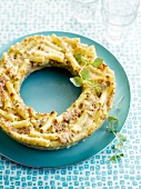 Macaronis and tuna cheese-topped crown dish