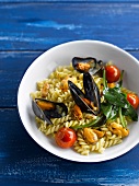 Fusillis with mussels and saffron