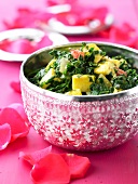 Palak Paneer (Spinat mit Käsewürfeln, Indien)