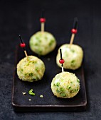 Pea risotto balls