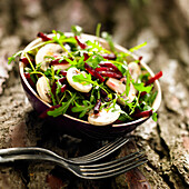 Rocket salad with beetroot and mushrooms (vegan)