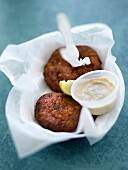 Crab cakes with bearnaise sauce