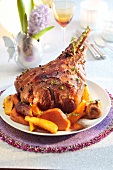 Leg of lamb with sweet potatoes and figs