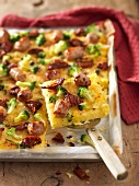 Polenta mit Brokkoli, Würstchen und getrockneten Tomaten