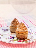 Cinnamon-flavored cheesecake-style cupcakes