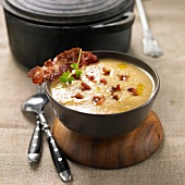 Creamed Paimpol haricot bean soup with bacon