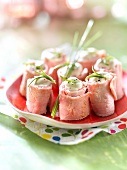 Boiled ham and peppery mayonnaise makis