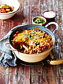 Penne and chili con carne gratin