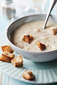 Shallot soup with croutons