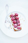 A muesli tartlet with raspberries