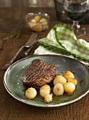 Beef fillet with small grelot onions