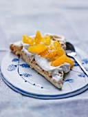 Meringue with whipped cream and clementines