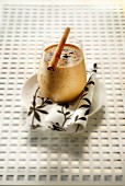 Cinnamon and coffee-flavored apple and pear smoothie