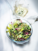 Mixed salad with blue cheese
