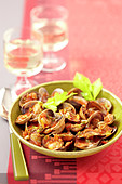 Clams with sweet wine and saffron