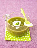 Creamy green bean and mint soup