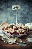 Blackberry and oatmeal cheesecake squares