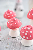 Meringue mushrooms