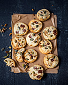 Shortbread with pumpkin seeds and chocolate