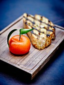 Meat fruit: Mandarine, Röstbrot mit Entenstopflebermousse, vom Restaurant Dinner by Heston Blumenthal in London