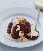 Schokoladenterrine mit Baiser, kandierten Orangenschalen und Englisch Creme