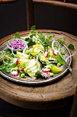 Salat mit frischem Gemüse