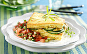 Omelette-Sandwich mit Currysahne und Gurkenscheiben