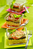 Kleiner Tian (Gemüsegratin, Frankreich) mit Aubergine, Tomate, Zucchini, Mozzarella und Grieß