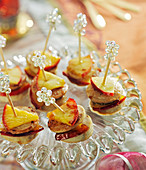 White sausage and apple appetizers