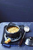 Soupe à l'oignon (Traditionelle Zwiebelsuppe, Frankreich)