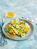 Salat mit Thunfisch und Mango