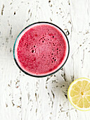 Verdauungsfördernder roter Saft