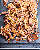 Beef with onions from the plancha grill