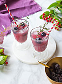 Mocktail (alkoholfreier Cranberry-Brombeer-Cocktail)