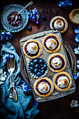 Meringue tarts with blueberries
