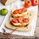 Bread with tomato and cheese