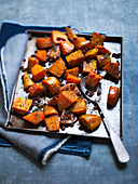 Oven-baked pumpkin with sultanas