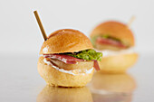Mini burger as an aperitif