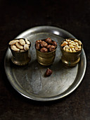 Composition with nuts:peanuts, pine nuts and almonds