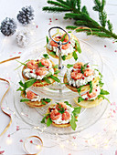 Blinis with ginger mousse and prawns