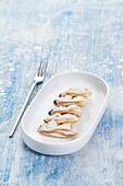 Raw clams as a starter