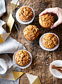 Cinnamon apple muffins with brittle