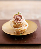 Poultry liver mousse with baguette slices