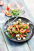 Prawn salad with hearts of palm, grapefruit and rocket salad